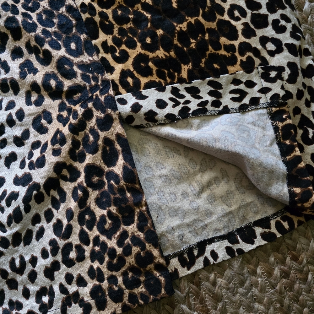 Voodoo Vixen | Leopard Print PinUp Dress with High Collar - Picture 5 of 12